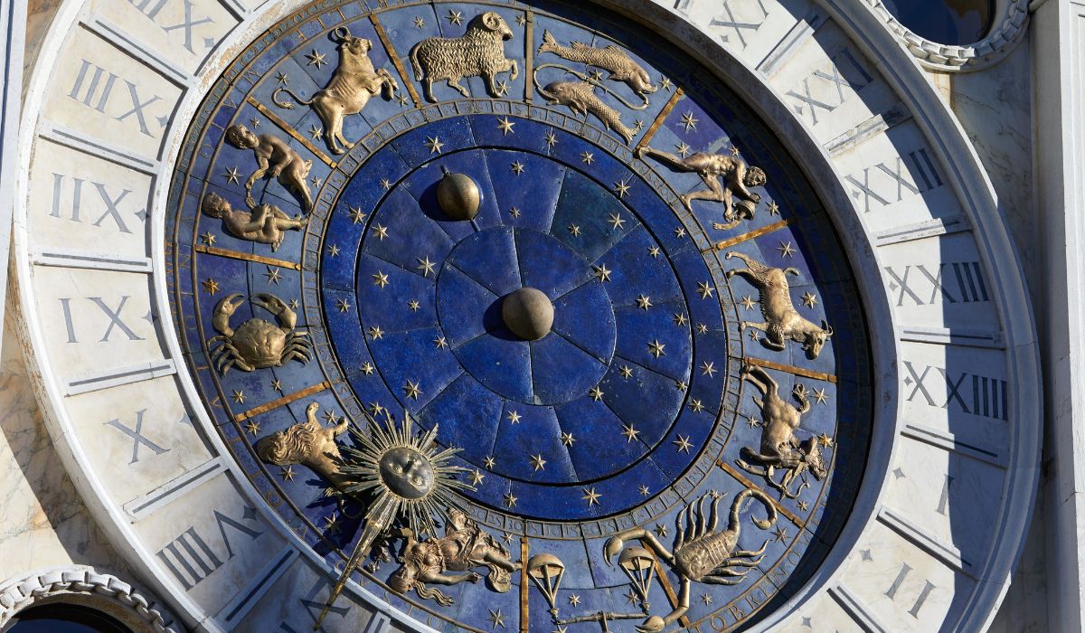 Vous pouvez effectuer un tirage selon les signes astrologiques !